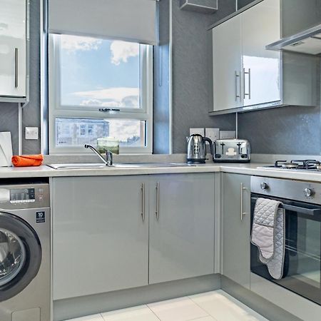Central Serviced Apartments: Monthly Family Stay with Free Parking Dundee Exterior photo
